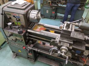 滝澤 TSL-550 小型精密旋盤の全景写真